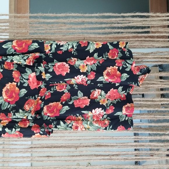 🎉Host Pick🎉XXI Floral Romper - Picture 5 of 8